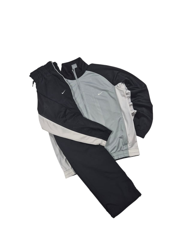 Nike Tracksuit Gr. M